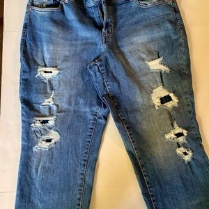 Maurices brand woman’s destroyed Jean capris